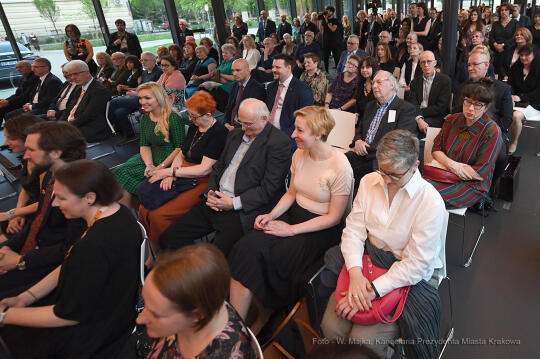 066jpg.jpg-35 lat MUFO