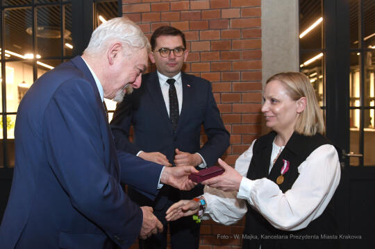 1212jpg.jpg-35 lat MUFO