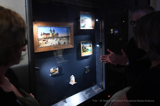 4242jpg.jpg-35 lat MUFO