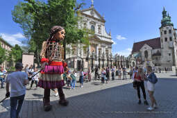 011jpg.jpg-spotkanie z Little Amal, w ramach międzynarodowej inicjatywy kulturalno-charytatywnej