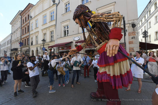 033jpg.jpg-spotkanie z Little Amal, w ramach międzynarodowej inicjatywy kulturalno-charytatywnej