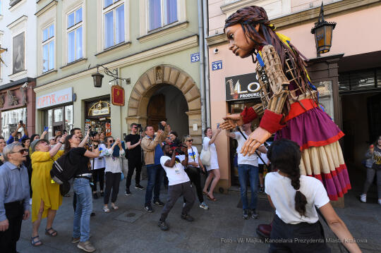 066jpg.jpg-spotkanie z Little Amal, w ramach międzynarodowej inicjatywy kulturalno-charytatywnej