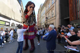 088jpg.jpg-spotkanie z Little Amal, w ramach międzynarodowej inicjatywy kulturalno-charytatywnej