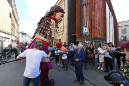 1010jpg.jpg-spotkanie z Little Amal, w ramach międzynarodowej inicjatywy kulturalno-charytatywnej