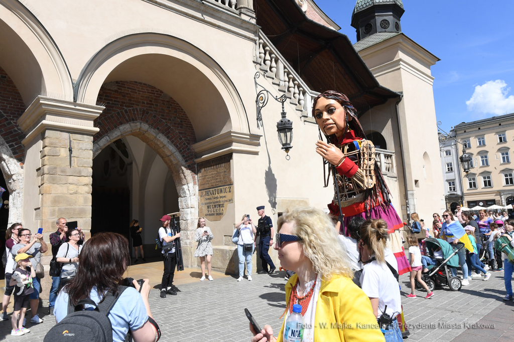 1717jpg.jpg-spotkanie z Little Amal, w ramach międzynarodowej inicjatywy kulturalno-charytatywnej  Autor: W. Majka