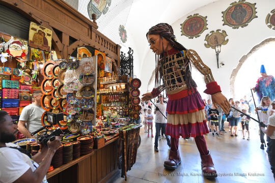 1818jpg.jpg-spotkanie z Little Amal, w ramach międzynarodowej inicjatywy kulturalno-charytatywnej