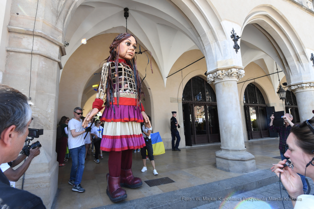 1919jpg.jpg-spotkanie z Little Amal, w ramach międzynarodowej inicjatywy kulturalno-charytatywnej  Autor: W. Majka