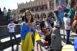 2222jpg.jpg-spotkanie z Little Amal, w ramach międzynarodowej inicjatywy kulturalno-charytatywnej