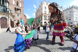 2626jpg.jpg-spotkanie z Little Amal, w ramach międzynarodowej inicjatywy kulturalno-charytatywnej