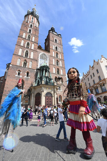 2828jpg.jpg-spotkanie z Little Amal, w ramach międzynarodowej inicjatywy kulturalno-charytatywnej