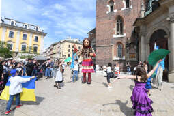 2929jpg.jpg-spotkanie z Little Amal, w ramach międzynarodowej inicjatywy kulturalno-charytatywnej