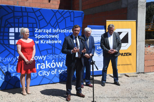 1313jpg.jpg-Wmurowanie kamienia węgielnego pod budowę hali sportowej przy Szkole Podstawowej nr 26