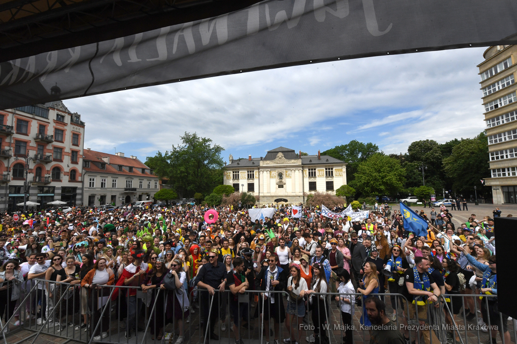 088jpg.jpg-Juwenalia Krakowskie - Przekazanie Klucza do Bram Miasta  Autor: W. Majka