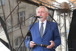 1717jpg.jpg-Juwenalia Krakowskie - Przekazanie Klucza do Bram Miasta