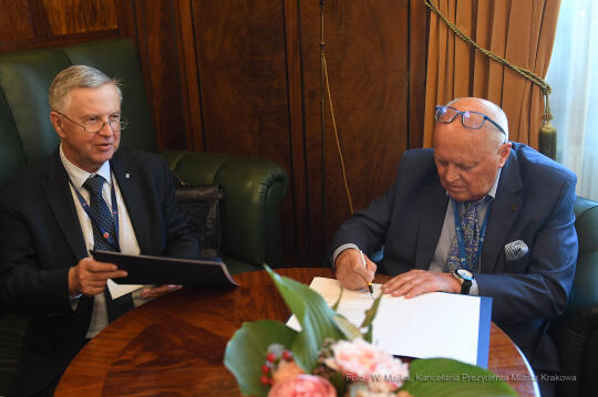 033jpg.jpg-Via Medicorum