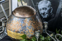 bs_220523_6007.jpg-Pogrzeb, Jerzy Trela, Leńcze, Majchrowski