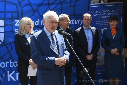 1313jpg.jpg-hali sportowej przy IX Liceum