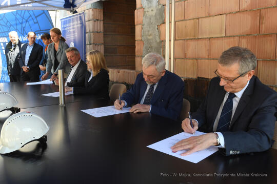 1616jpg.jpg-hali sportowej przy IX Liceum