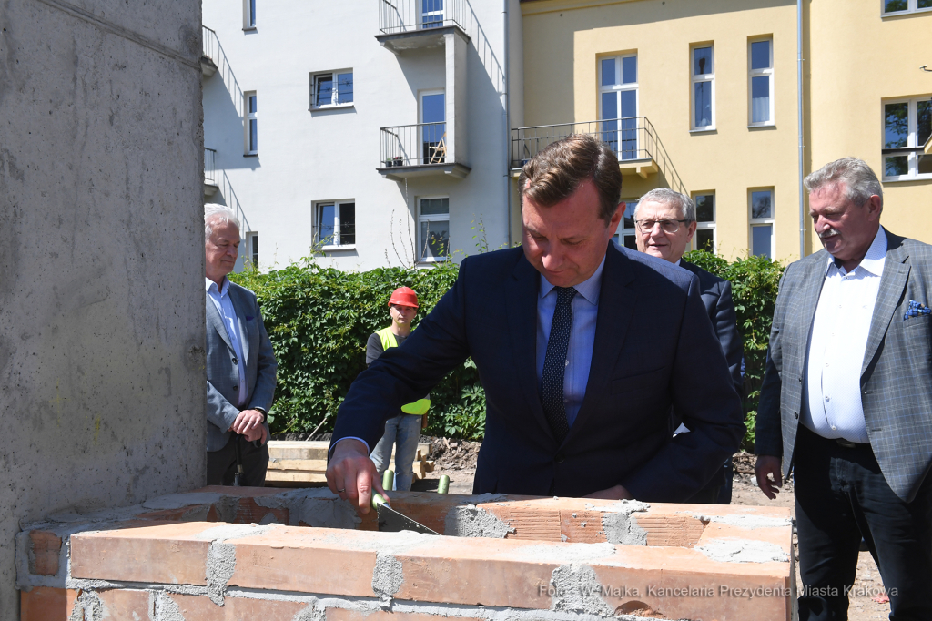 2323jpg.jpg-hali sportowej przy IX Liceum  Autor: W. Majka