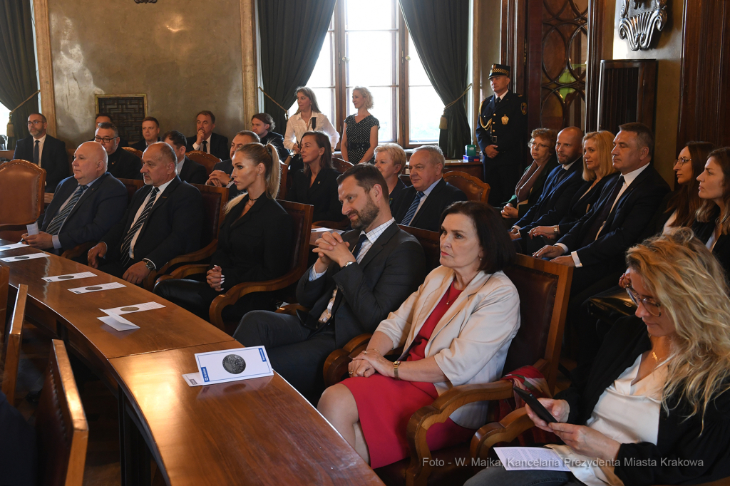 088jpg.jpg-„Cracoviae Merenti”  Autor: W. Majka