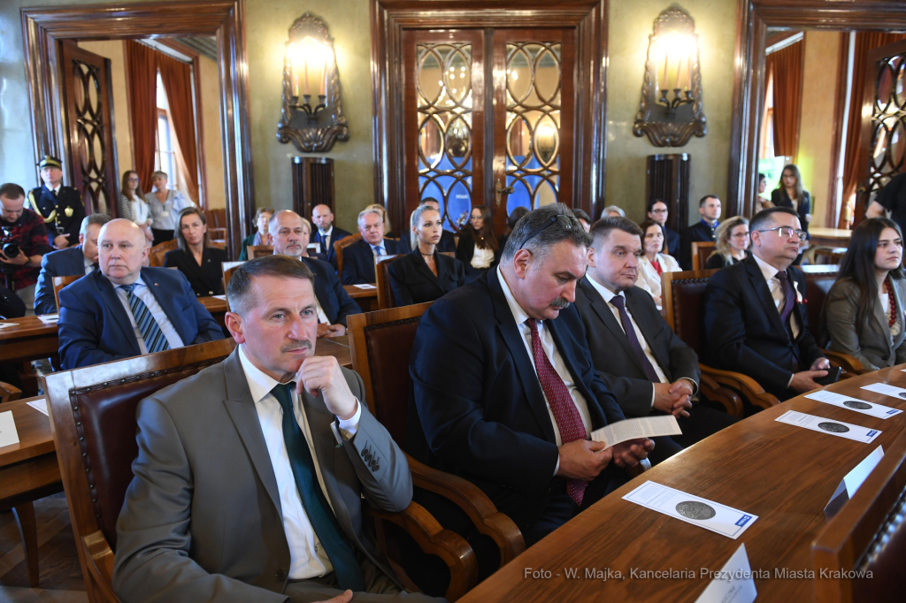 1313jpg.jpg-„Cracoviae Merenti”  Autor: W. Majka