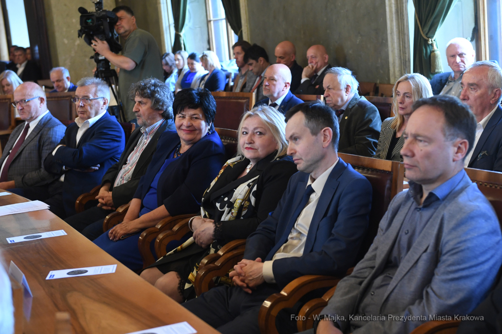 1414jpg.jpg-„Cracoviae Merenti”  Autor: W. Majka