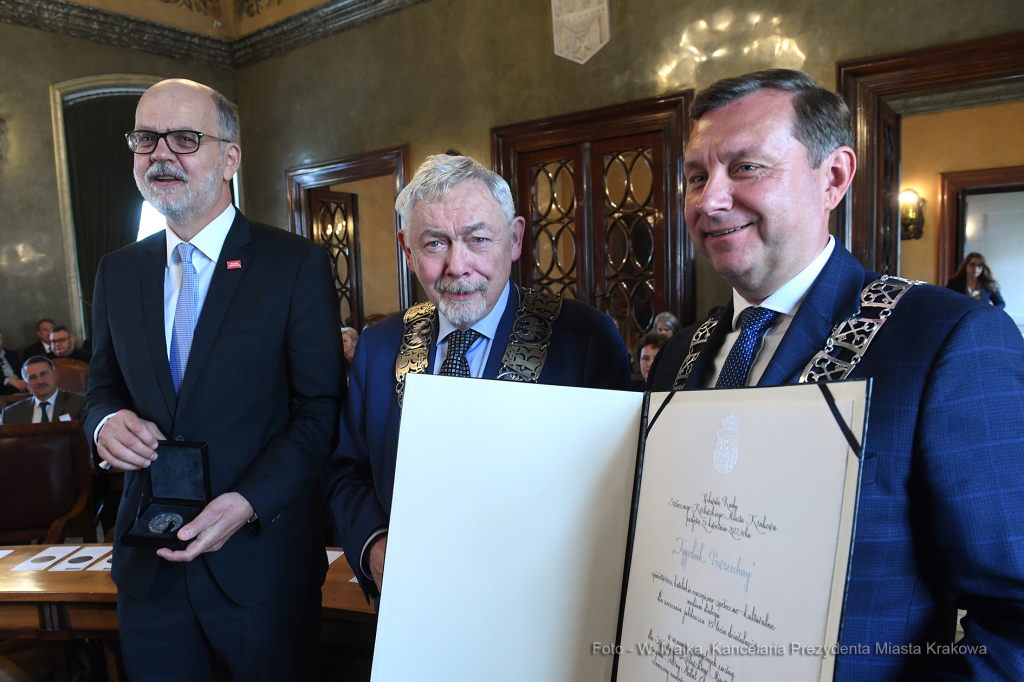 1717jpg.jpg-„Cracoviae Merenti”  Autor: W. Majka