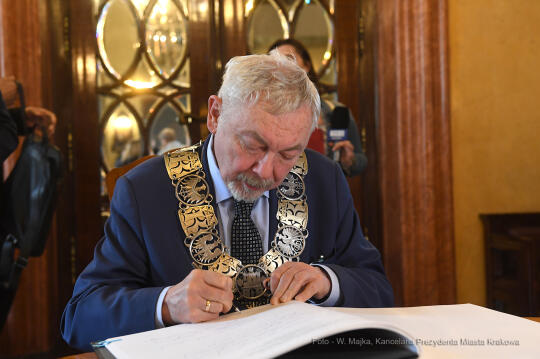 4040jpg.jpg-„Cracoviae Merenti”