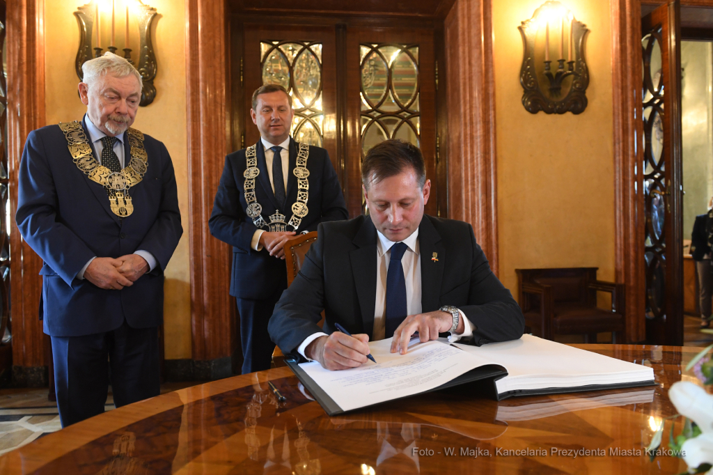 4343jpg.jpg-„Cracoviae Merenti”  Autor: W. Majka