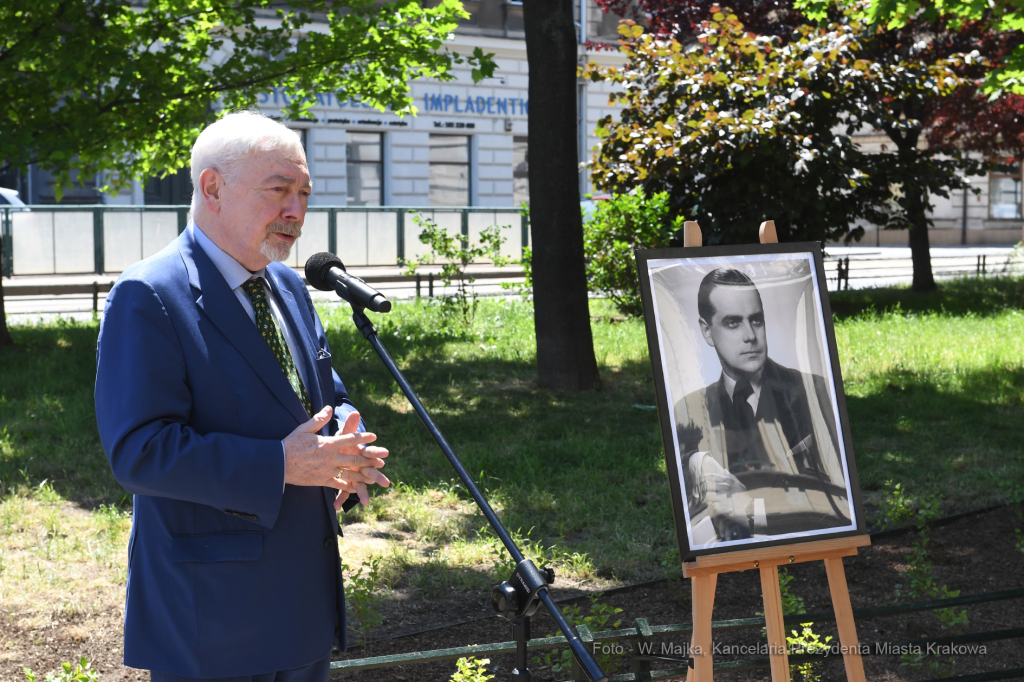 033jpg.jpg-Spotkanie przy Żywym Pomniku Pamięci – Drzewie Tadeusza Pankiewicza  Autor: W. Majka