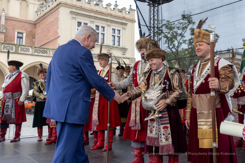 bs_220504_9539.jpg-Intronizacja, Król Kurkowy, Kraków, Majchrowski  Autor: B. Świerzowski