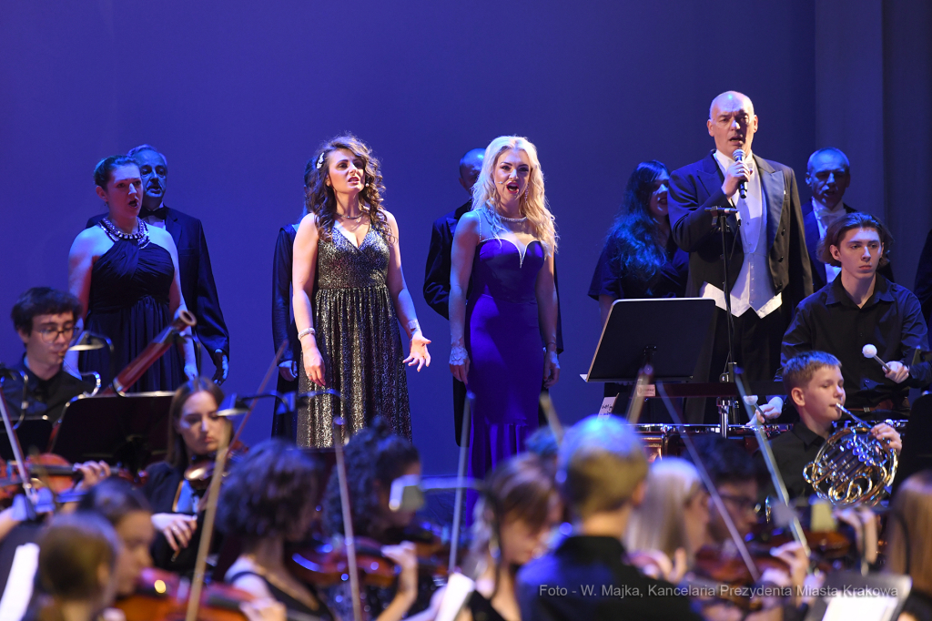 022jpg.jpg-Gala Jubileuszowa 70-lecia święceń kapłańskich księdza infułata Jerzego Bryły  Autor: W. Majka