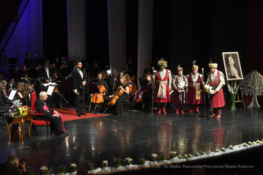 1414jpg.jpg-Gala Jubileuszowa 70-lecia święceń kapłańskich księdza infułata Jerzego Bryły