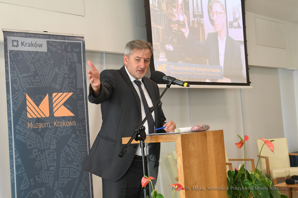 033jpg.jpg-100. urodziny profesora Aleksandra Krawczuka  Autor: W. Majka