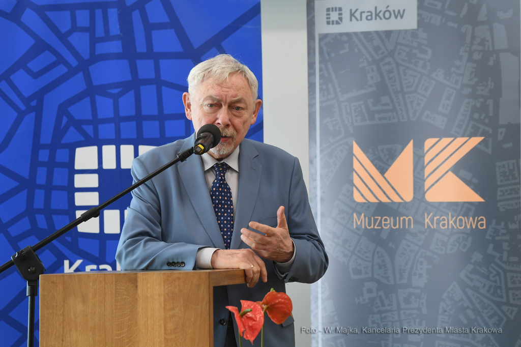 066jpg.jpg-100. urodziny profesora Aleksandra Krawczuka  Autor: W. Majka