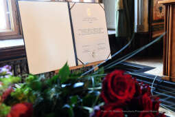 066jpg.jpg-akt nadania Honorowego Obywatelstwa śp. Jerzemu Treli