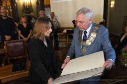 1313jpg.jpg-akt nadania Honorowego Obywatelstwa śp. Jerzemu Treli