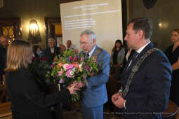 1414jpg.jpg-akt nadania Honorowego Obywatelstwa śp. Jerzemu Treli