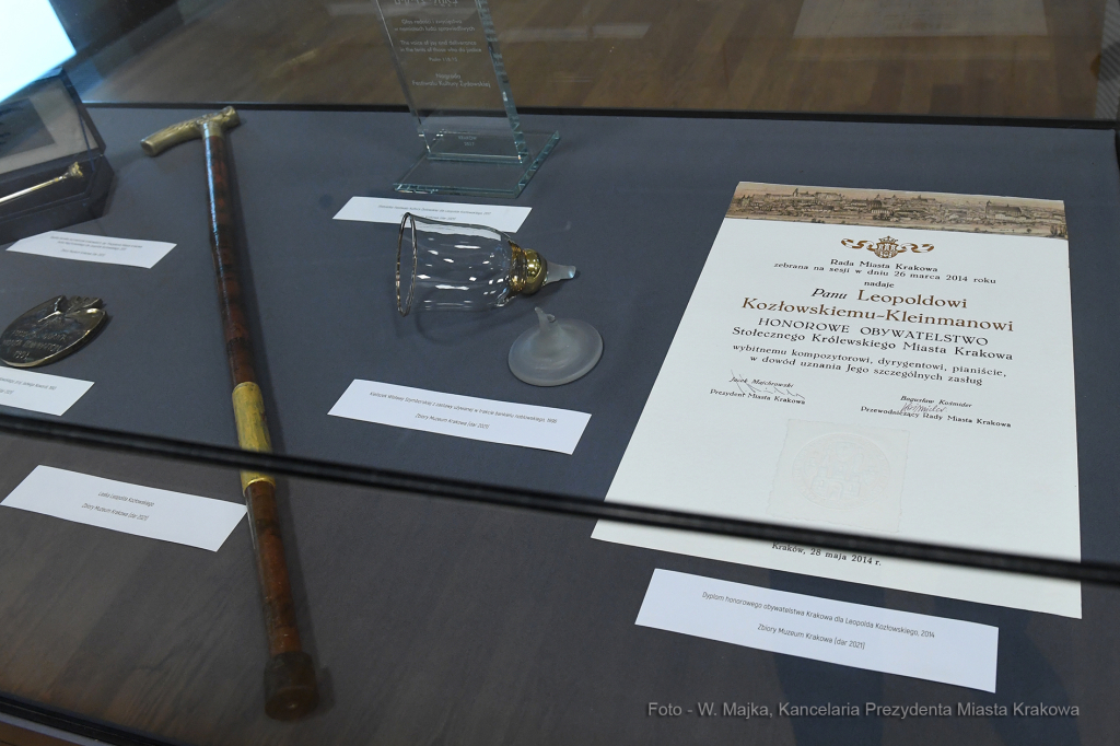 033jpg.jpg-Pokaz nabytków związanych z honorowymi obywatelami Krakowa  Autor: W. Majka