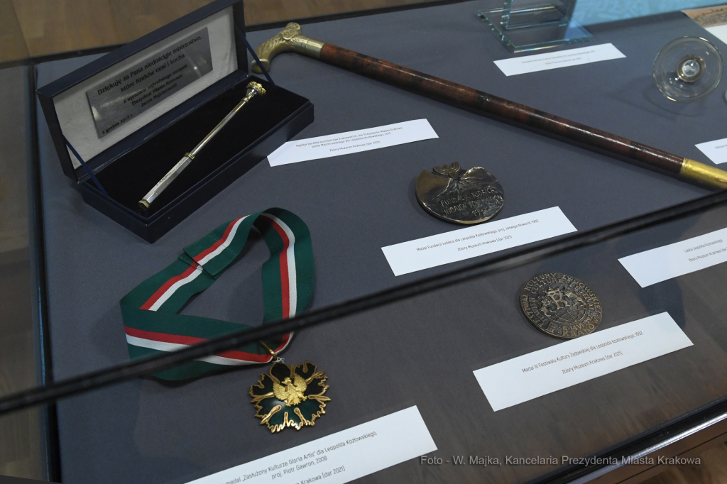 044jpg.jpg-Pokaz nabytków związanych z honorowymi obywatelami Krakowa  Autor: W. Majka