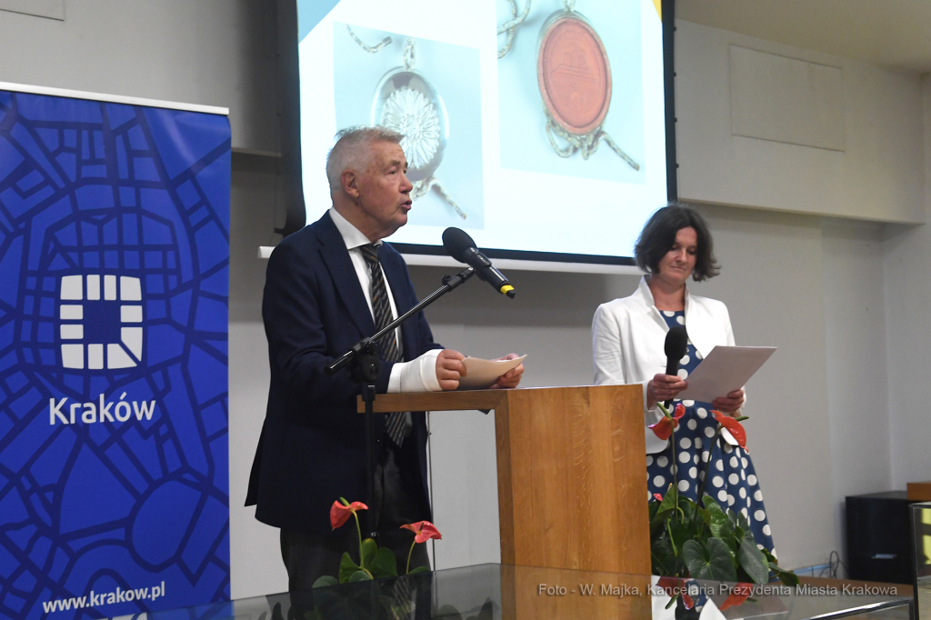 1818jpg.jpg-Pokaz nabytków związanych z honorowymi obywatelami Krakowa  Autor: W. Majka