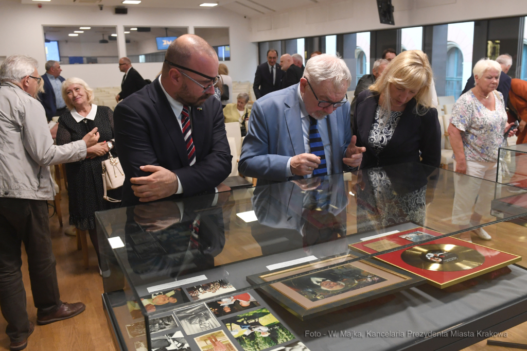 2525jpg.jpg-Pokaz nabytków związanych z honorowymi obywatelami Krakowa  Autor: W. Majka