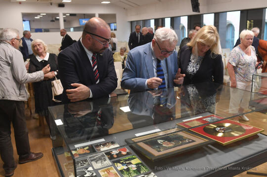 2525jpg.jpg-Pokaz nabytków związanych z honorowymi obywatelami Krakowa