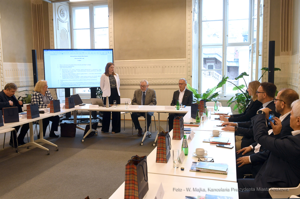 011jpg.jpg-Posiedzenie Inauguracyjne Komisji Klimatu Związku Miast Polskich  Autor: W. Majka