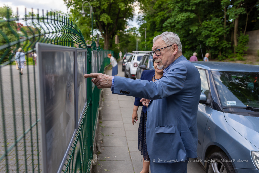 bs-czerwca 12, 2022-img_3588.jpg-Dni Prokocimia 2022, Majchrowski, Medale 