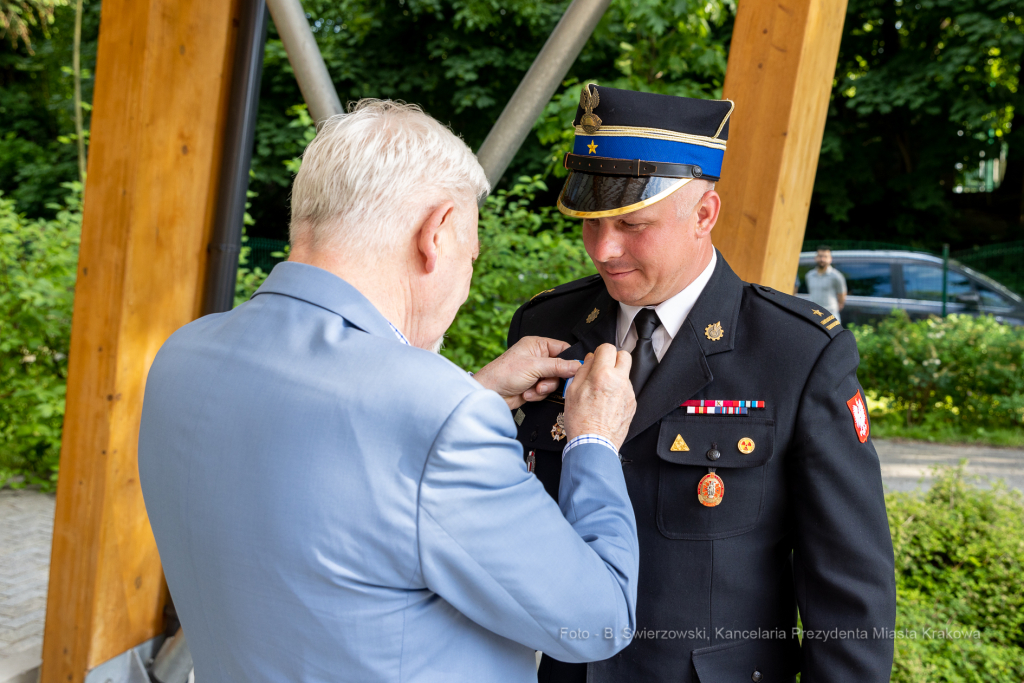 bs-czerwca 12, 2022-img_3664.jpg-Dni Prokocimia 2022, Majchrowski, Medale 