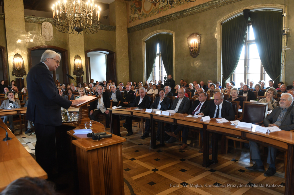 2121jpg.jpg-Andrzej Mleczko  Autor: W. Majka