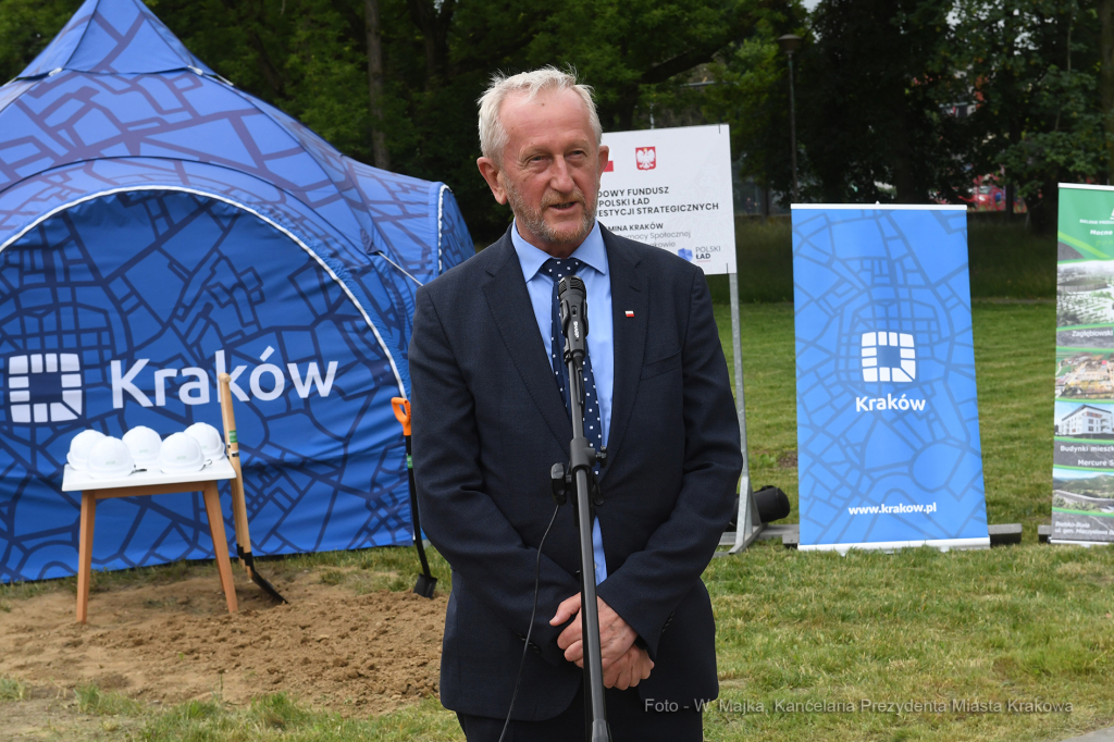 1111jpg.jpg-Rozpoczęcie budowy Domu Pomocy Społecznej, ul. Praska 25  Autor: W. Majka