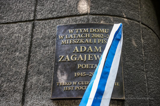 bs-czerwca 21, 2022-img_6117.jpg-Adam Zagajewski, Tablica, Majchrowski