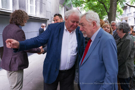 bs-czerwca 21, 2022-img_6127.jpg-Adam Zagajewski, Tablica, Majchrowski